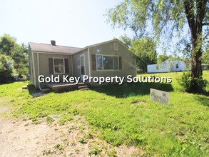 Building Photo - MUNCIE Nicely Updated 3 BR 1 BA House with New Kitchen Appliances (SECTION 8 APPROVED)