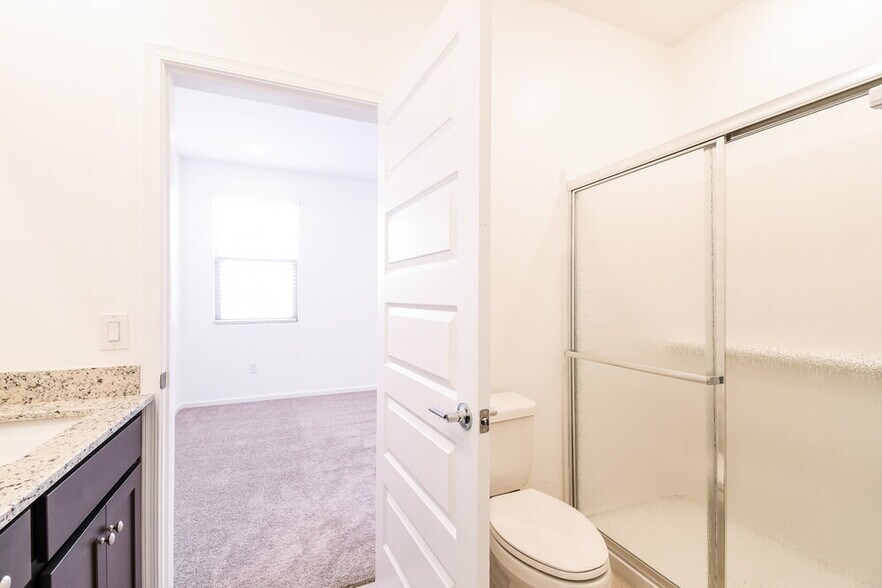 Building Photo - 10410 W Beaman Ln