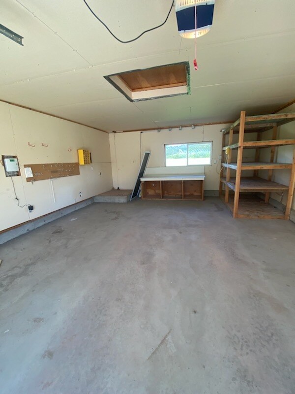 Building Photo - 6800 Bridger Canyon Dr