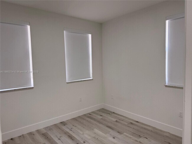 Building Photo - 11468 NW 77th St