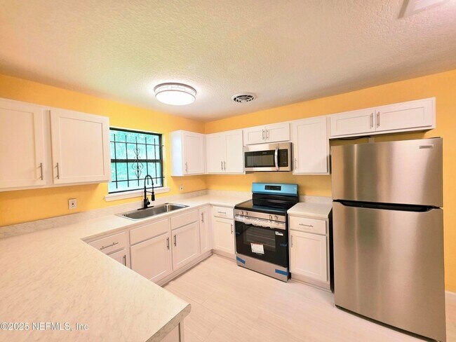 Building Photo - 4951 Dallen Lea Dr