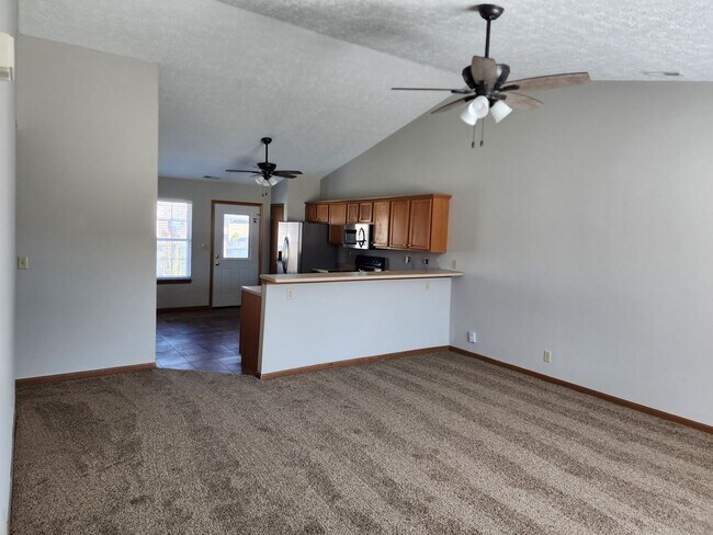 Building Photo - Newly Renovated! 3 Bedroom, 2 Bath, 2 Car ...