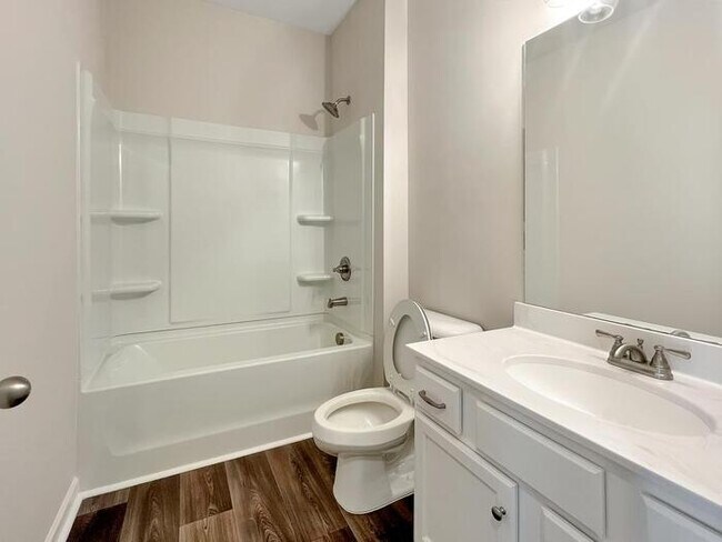 Building Photo - House 4 Beds 3.5 Baths