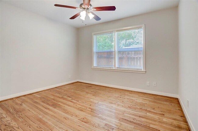 Building Photo - 1643 Crestdale Dr