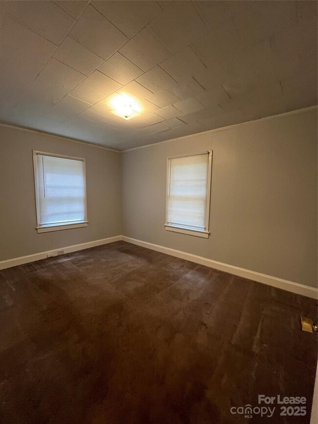 Building Photo - 516 Elam Ave