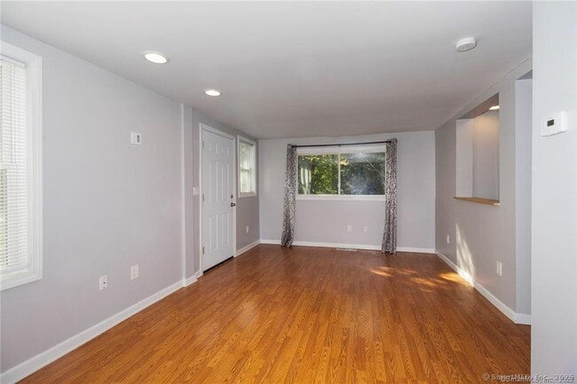 Building Photo - 690 Plainville Ave