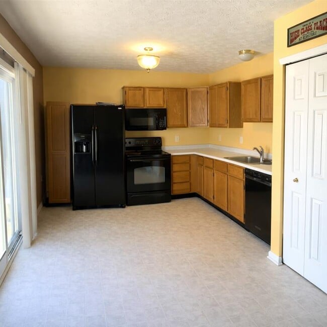 Building Photo - 5971 Gadsen Dr