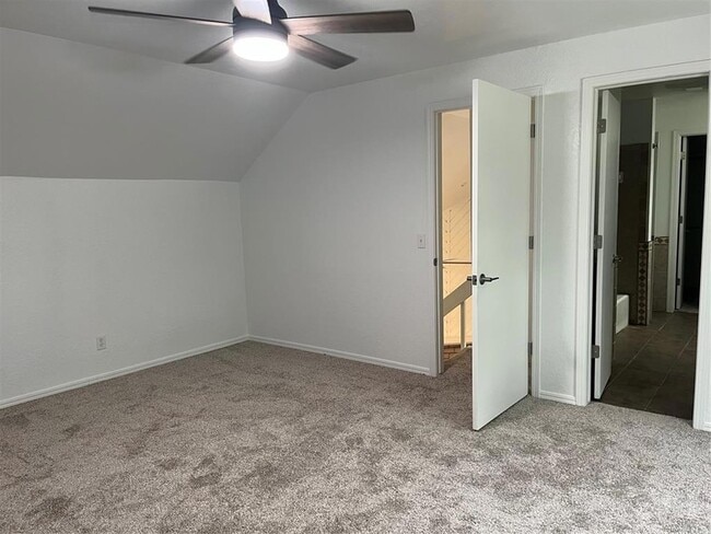 Building Photo - 4614 Evergreen Ct