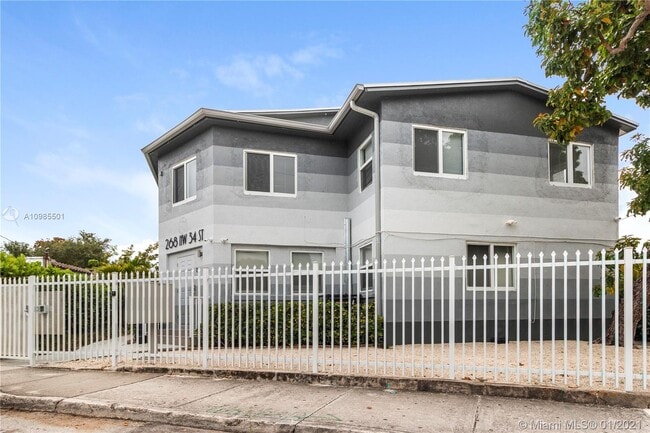 Primary Photo - 268 NW 34th St