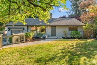 Building Photo - Spacious 4 Bed / 2 Bath Rambler in Edmonds...