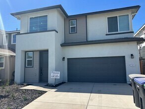 Building Photo - Brand new 4 bedroom 3 bathroom with solar ...