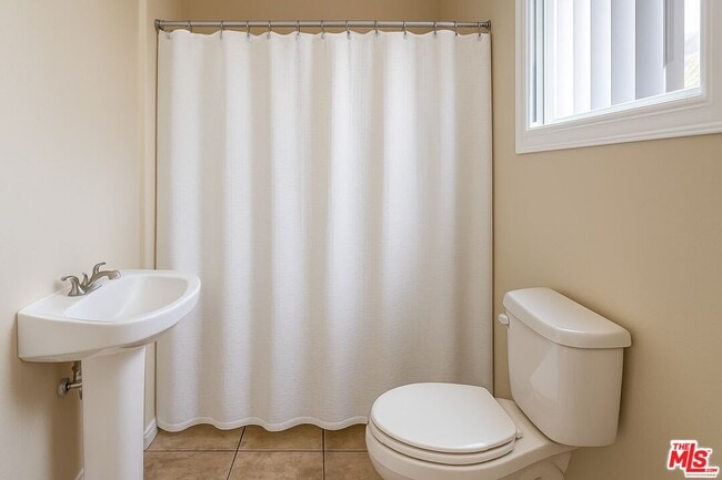 Building Photo - 7467 N Forbes Ave