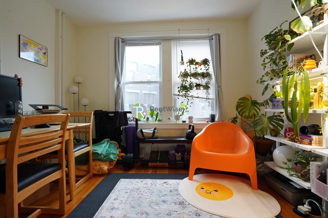 Building Photo - 83 Harvard St