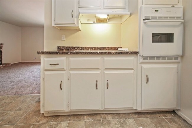 Building Photo - 2813 Rio Grande Dr