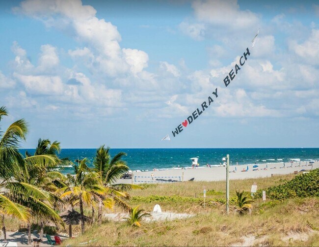 Building Photo - 4784 Blossom Dr