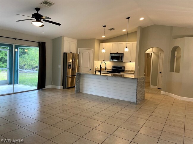 Building Photo - 2502 31st St SW