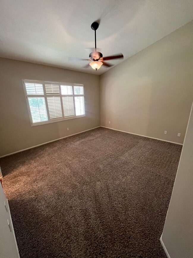 Building Photo - Beautiful Single-Story Corona Home-1556 Ir...