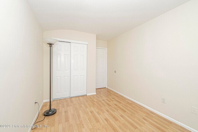 Building Photo - 857 Bloomingdale Rd