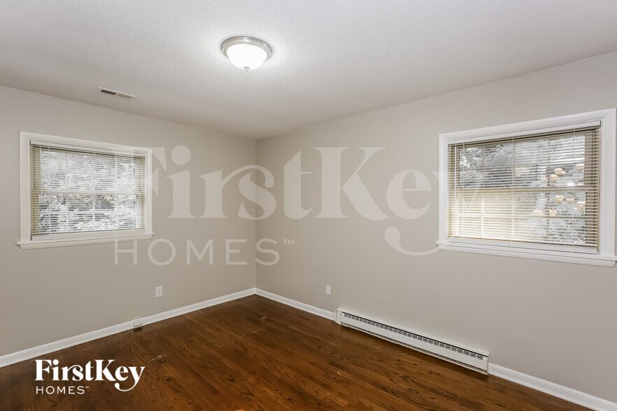 Building Photo - 9208 Thayer Rd
