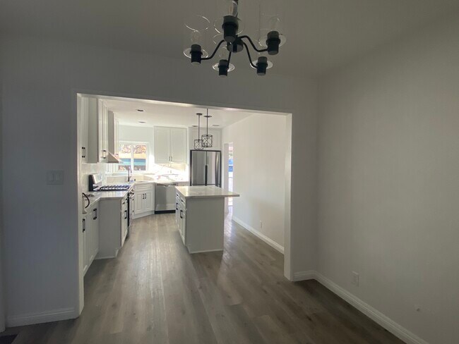 Dining area to kitchen - 17423 Burbank Blvd