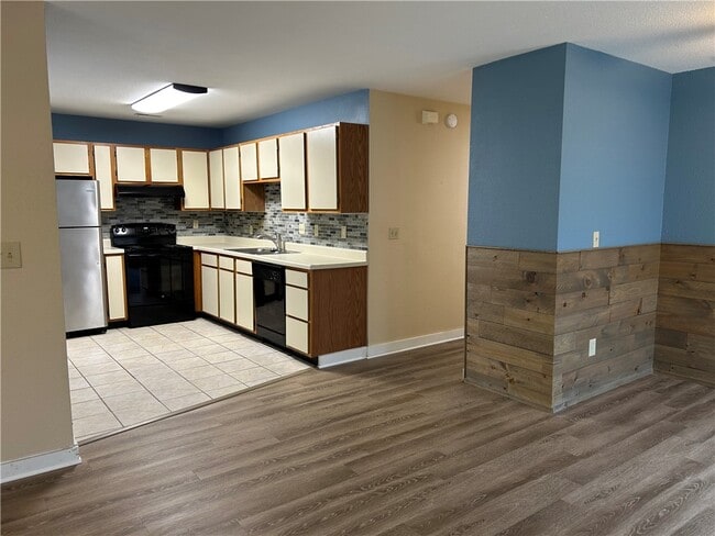 Building Photo - 1433 N Dawn Dr