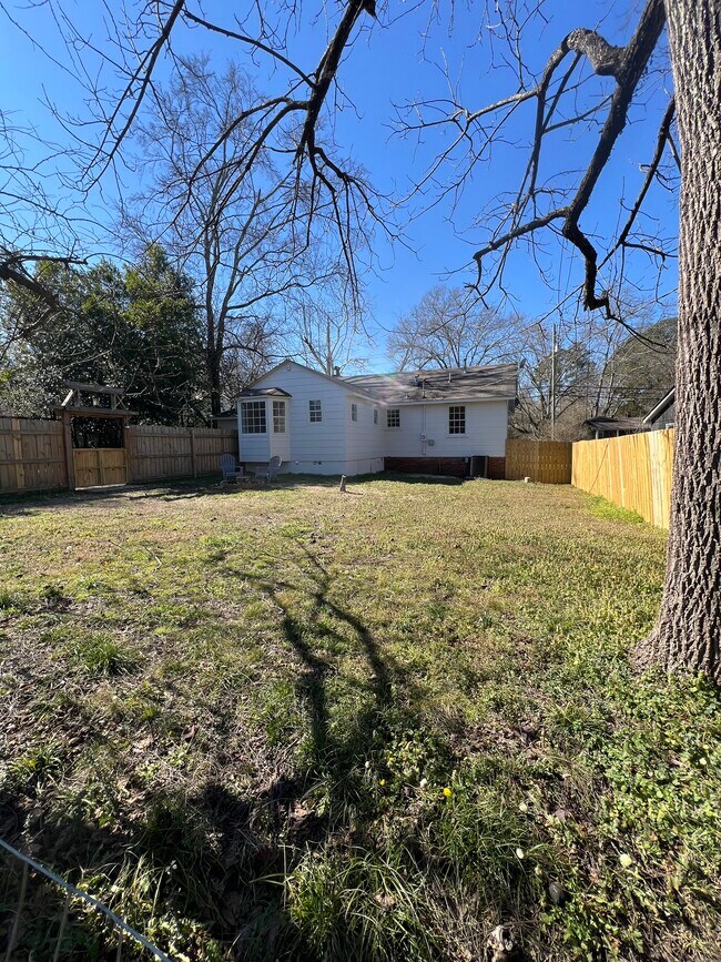 Building Photo - IRY Prop