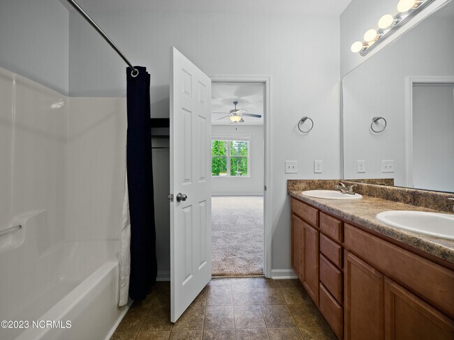 Building Photo - 246 Caldwell Loop