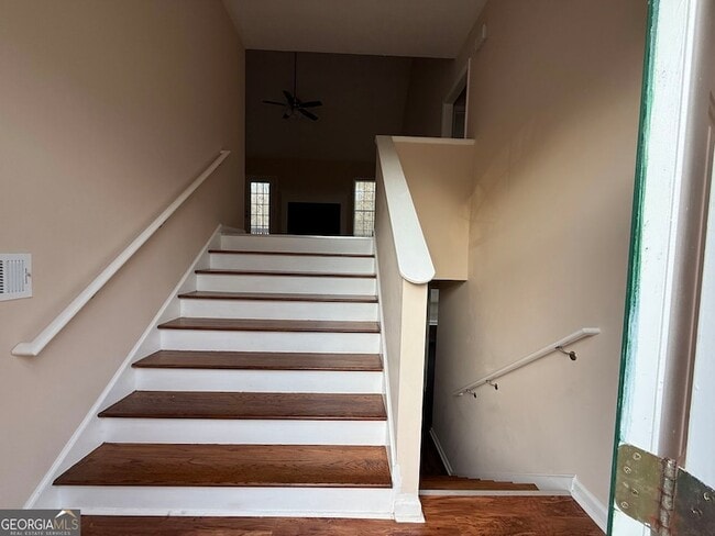 Building Photo - 175 River N Ct