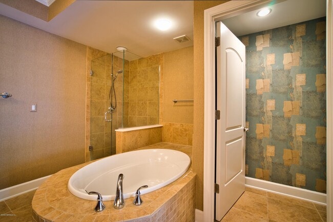 Building Photo - 525 3rd St N