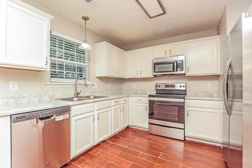 Building Photo - 145 Grovedale Trace