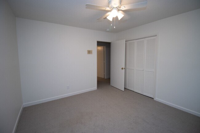 Building Photo - Renovated 5BR Home Minutes from Downtown Columbia | Two Full Kitchens + Fenced Yard ~ Available M...