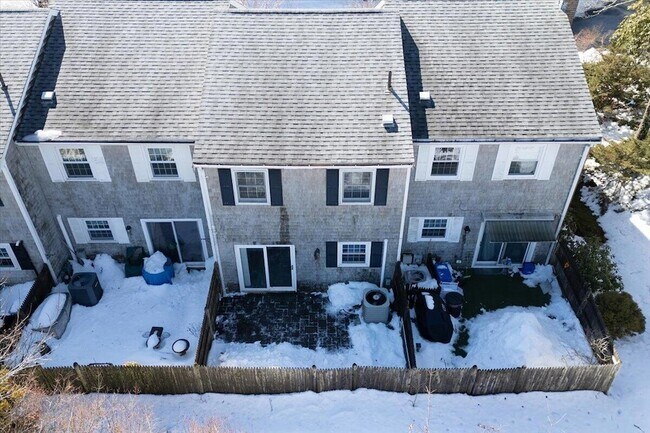 Building Photo - 8 Captain Cook Ln
