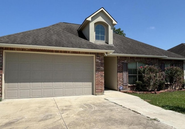 Building Photo - 120 Endicott Dr