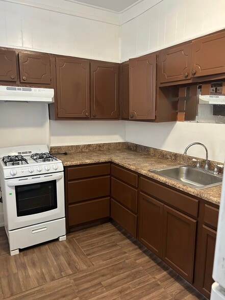 Building Photo - 5447 Sansom St