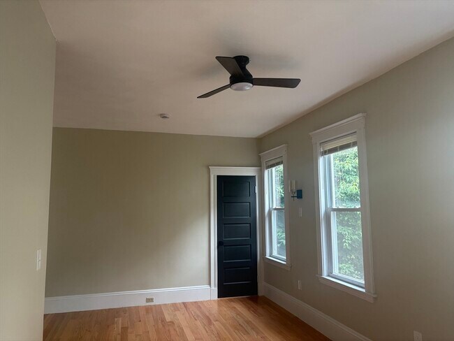 Building Photo - 14 Fairview St