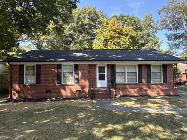 Primary Photo - T.R. Lawing Realty Property