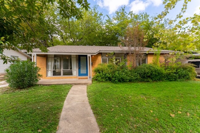 Building Photo - Cozy 3BD/2BA Brick Home in Vibrant Northea...