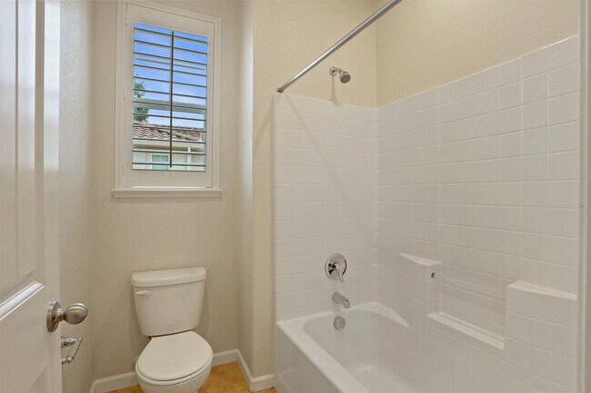 Building Photo - 3920 Purple Finch Ln