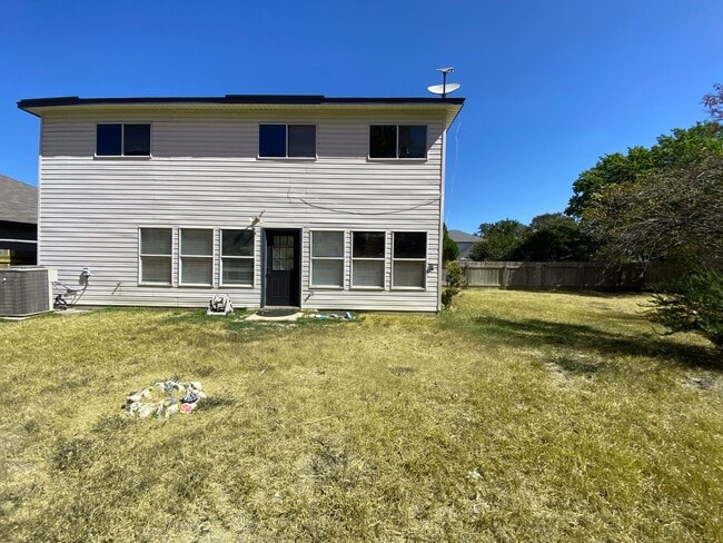 Building Photo - Beautiful 3/2 home in Hunters Mill!