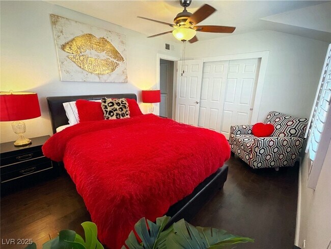 Building Photo - 1932 Hassett Ave