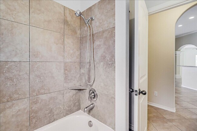 Building Photo - 5834 Aava Dr