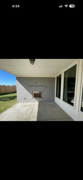 Building Photo - 2424 NW 187th Terrace