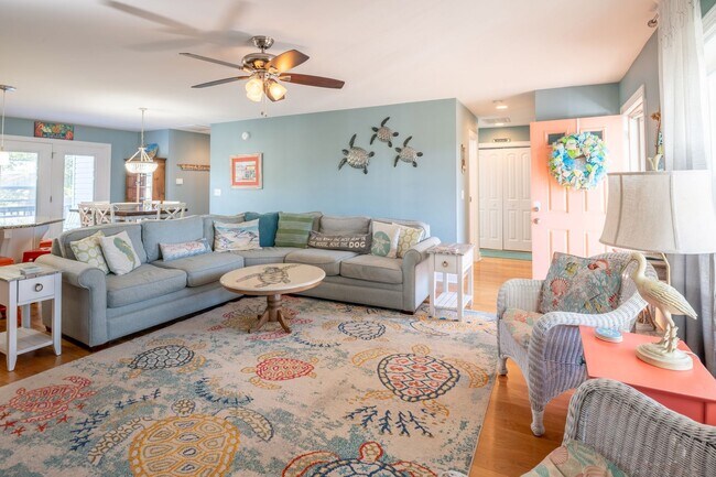 Building Photo - FURNISHED OFF-SEASON MONTHLY RENTAL