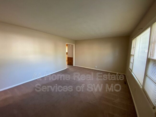 Building Photo - 1336 S Estate Ave