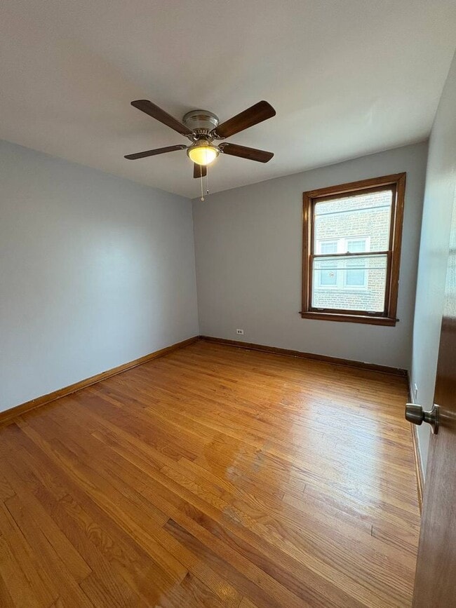 Building Photo - 1322 N Austin Blvd