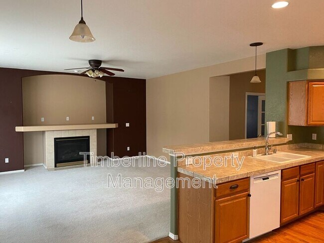 Building Photo - 1628 Lily Lake Dr