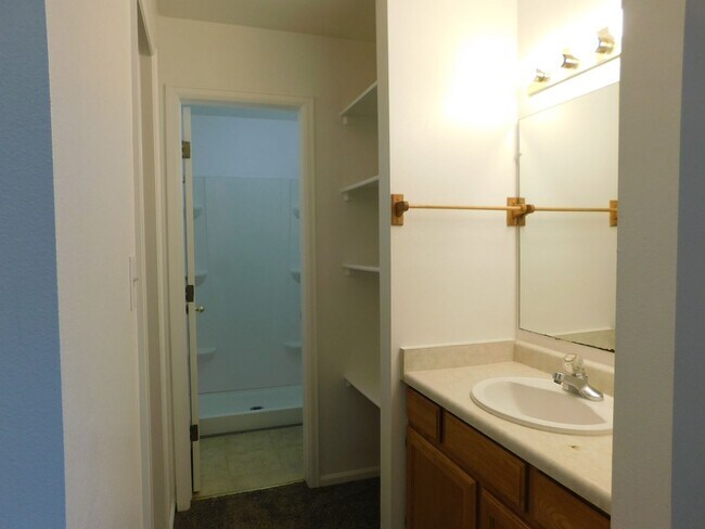 Building Photo - Spacious Home in N Grand Junction
