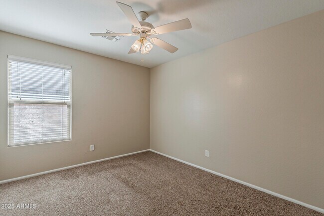 Building Photo - 7358 N 72nd Ave