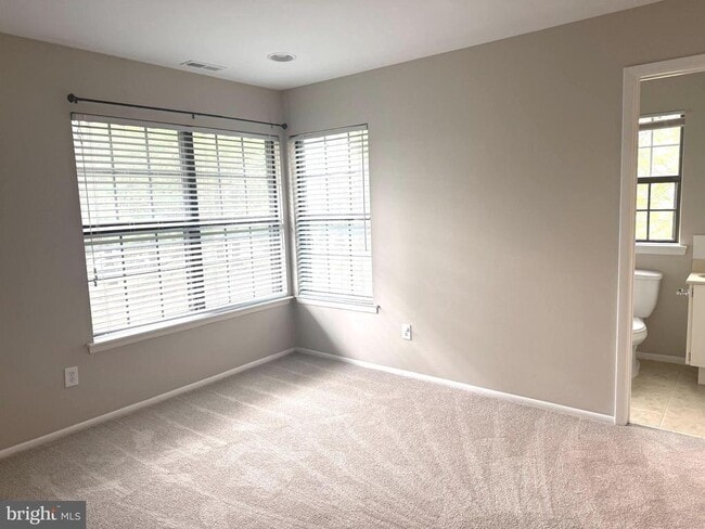 Building Photo - 258 Barclay Ct