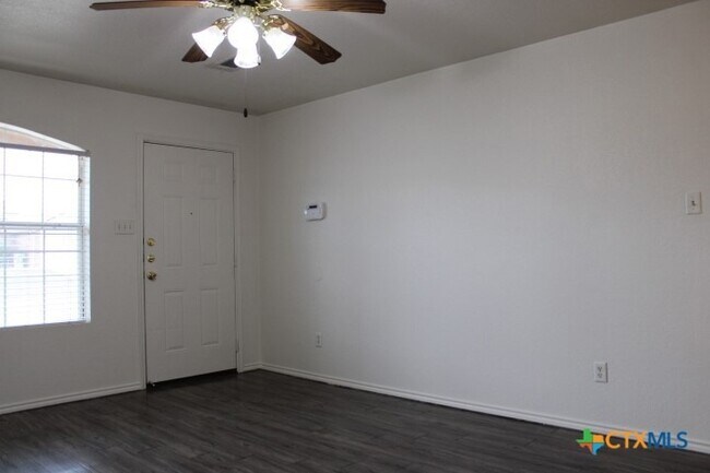 Building Photo - 5402 Lauren Lea Dr